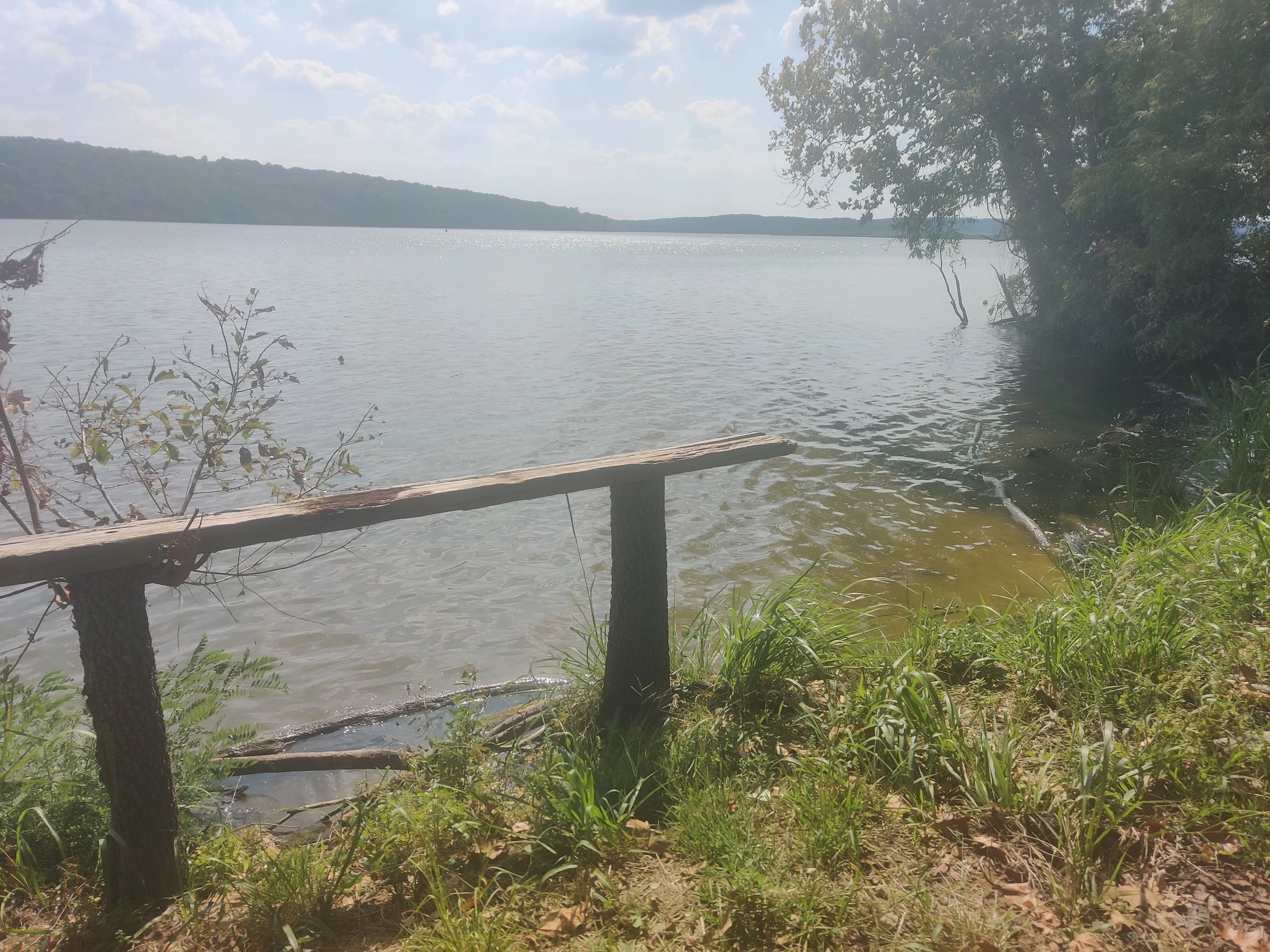 Arkansas River shoreline access at Peacock Pines